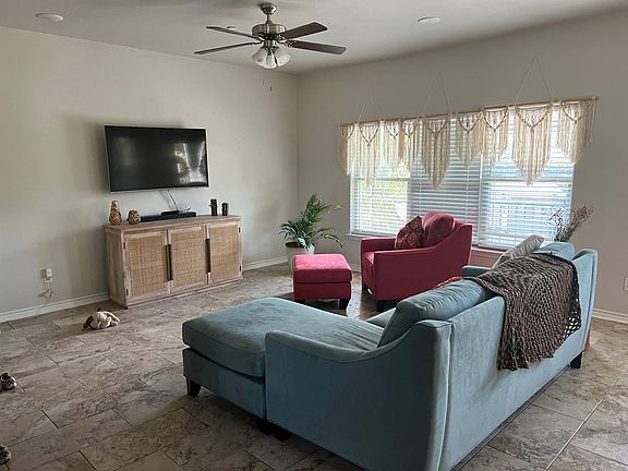 2nd floor Living, kitchen room