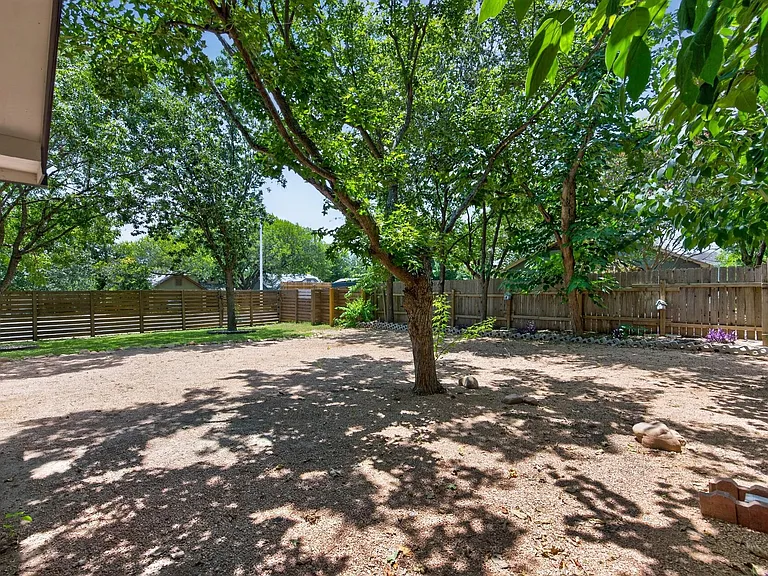 801 Kavanagh Dr — Photo 27
