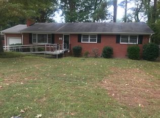 16 Barbour Dr, Newport News, VA 23606