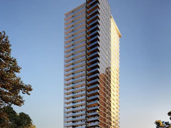 13738 Central Ave #705, Surrey, BC V3T 0K6