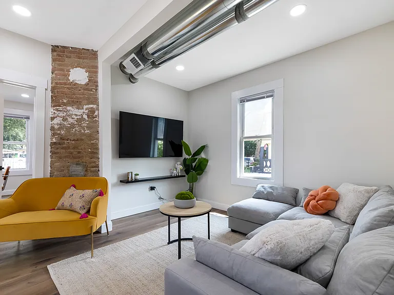 1145 Rowley Ave #1 — Photo 12