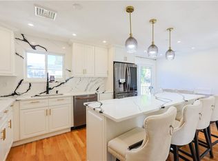 20 Manilla Ave, Cranston, RI 02920