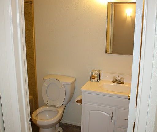 3rd image of 4621 S Cherry Ave