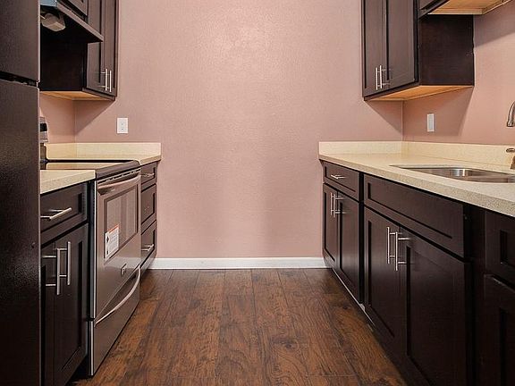 3rd image of 1108 B St SE #B