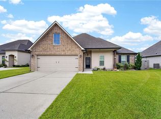 210 Hidden Cypress Dr, Belle Chasse, LA 70037