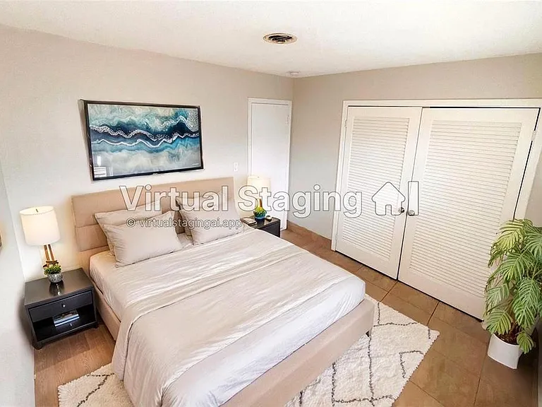 1821 NE 56th St #1 — Photo 1