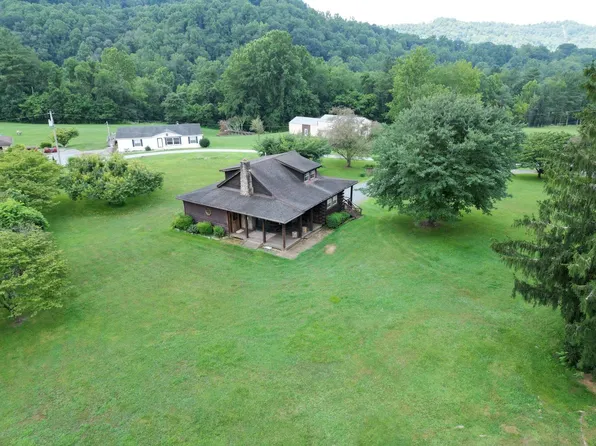 37 Simmons Ln, Lumberport, WV 26386