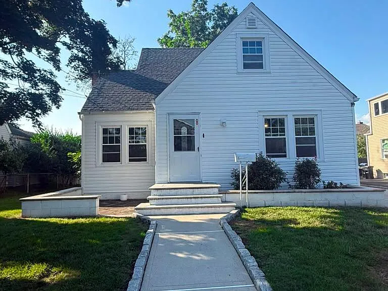 8 Herman Ave — Photo 1