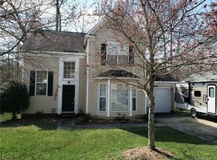 10123 Northwoods Forest Dr, Charlotte, NC 28214