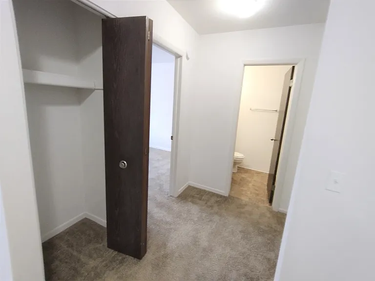 Charter Oaks Apartments — Photo 80