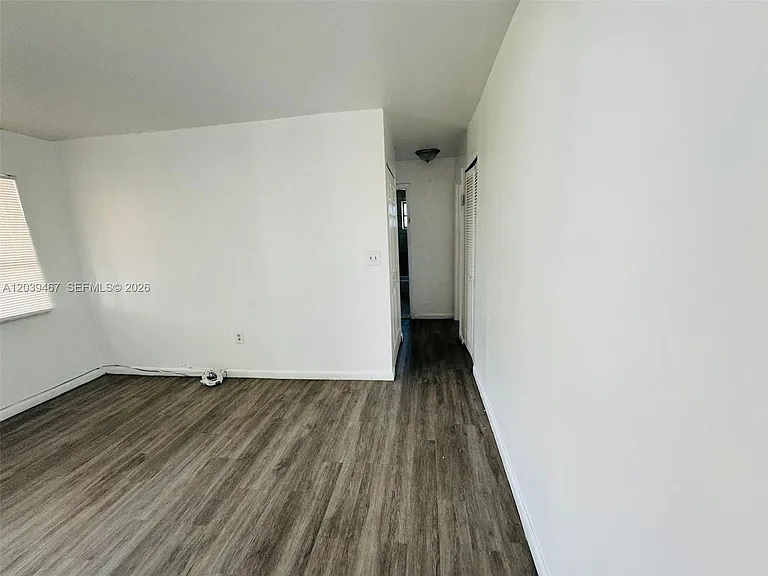 215 NW 35th Ave #UP — Photo 12