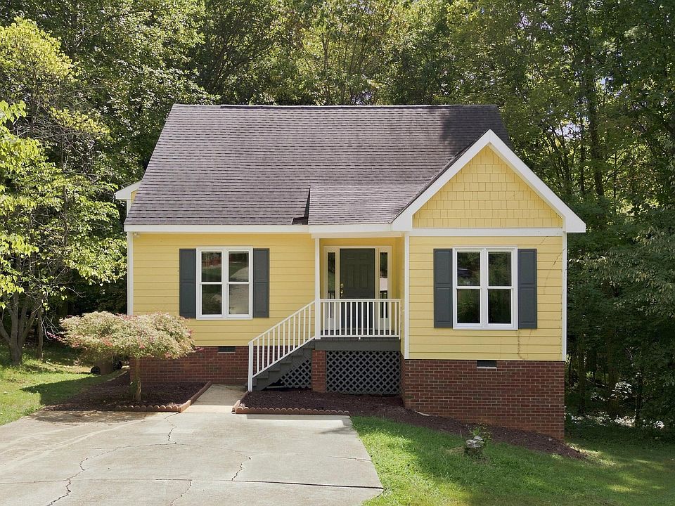 1st image of 106 Barcelona Ct