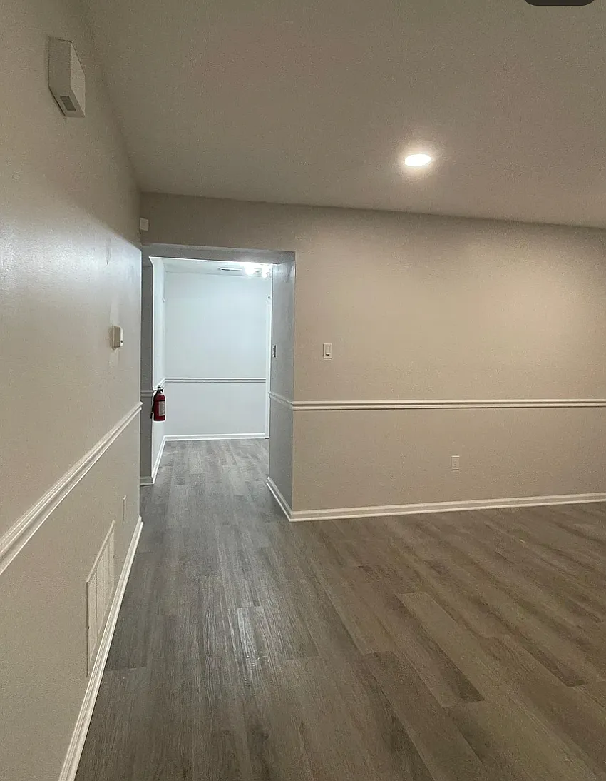 3 bed, 1.5 bath, 1572 sqft, $2,300 — Photo 4