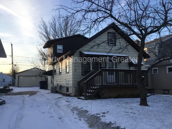2729 S 70th St, Milwaukee, WI 53219