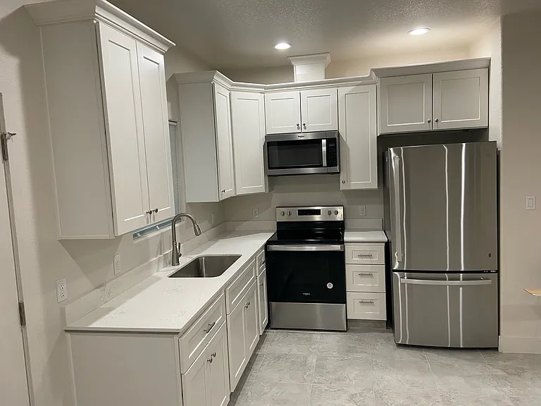 546 S 17th Ave #2 — Photo 3