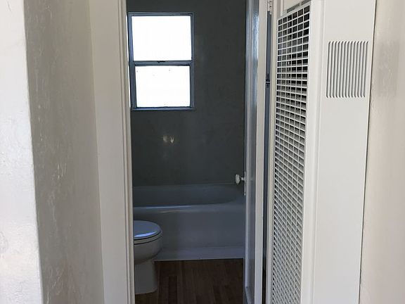 5th image of 107 Grant St