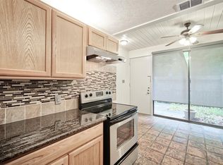 25 Lakeway St, Conroe, TX 77304