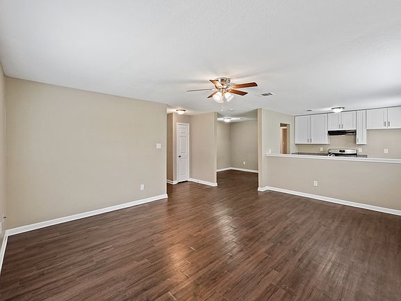 4th image of 8715 Valley Rock Dr