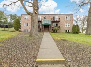 5 Apple Valley Pkwy APT 13, Smithfield, RI 02828
