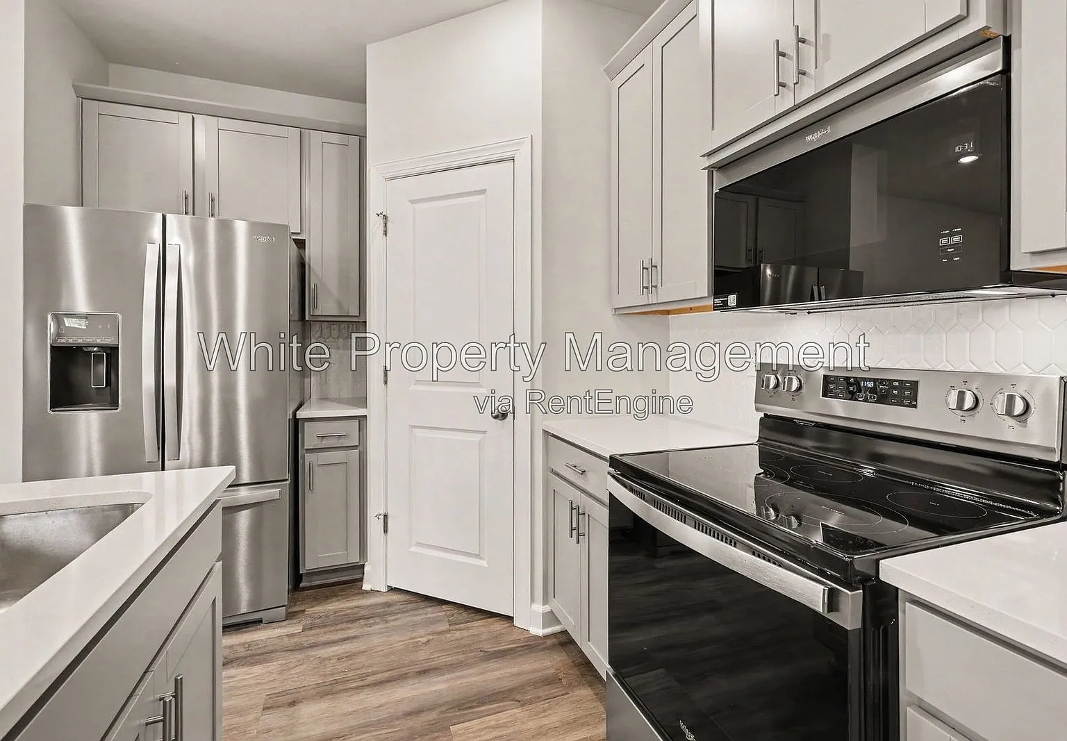 3 bed, 2.5 bath, 1400 sqft, $1,895 — Photo 3