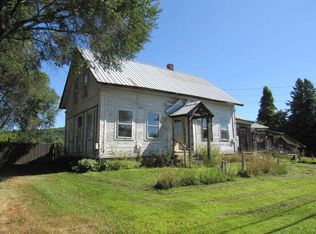 258 Elm St, Barton, VT 05822