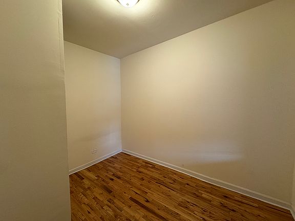 4th image of 1-2437 W McLean Ave