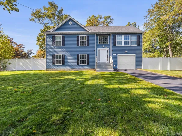 514 Amsterdam Avenue, Patchogue, NY 11772