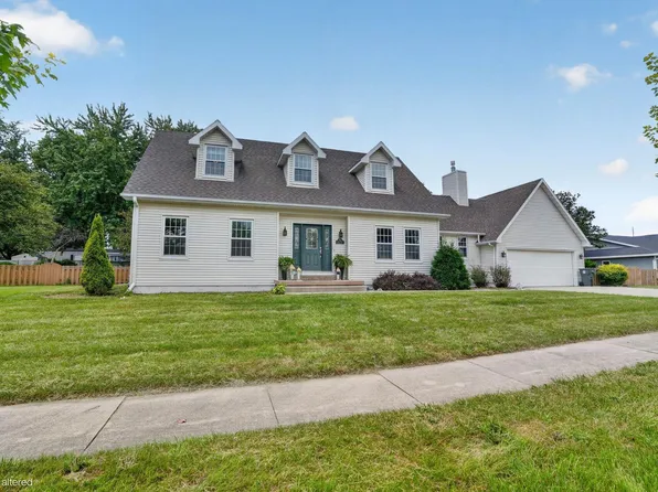 517 Jessica Ln, Cedar Falls, IA 50613