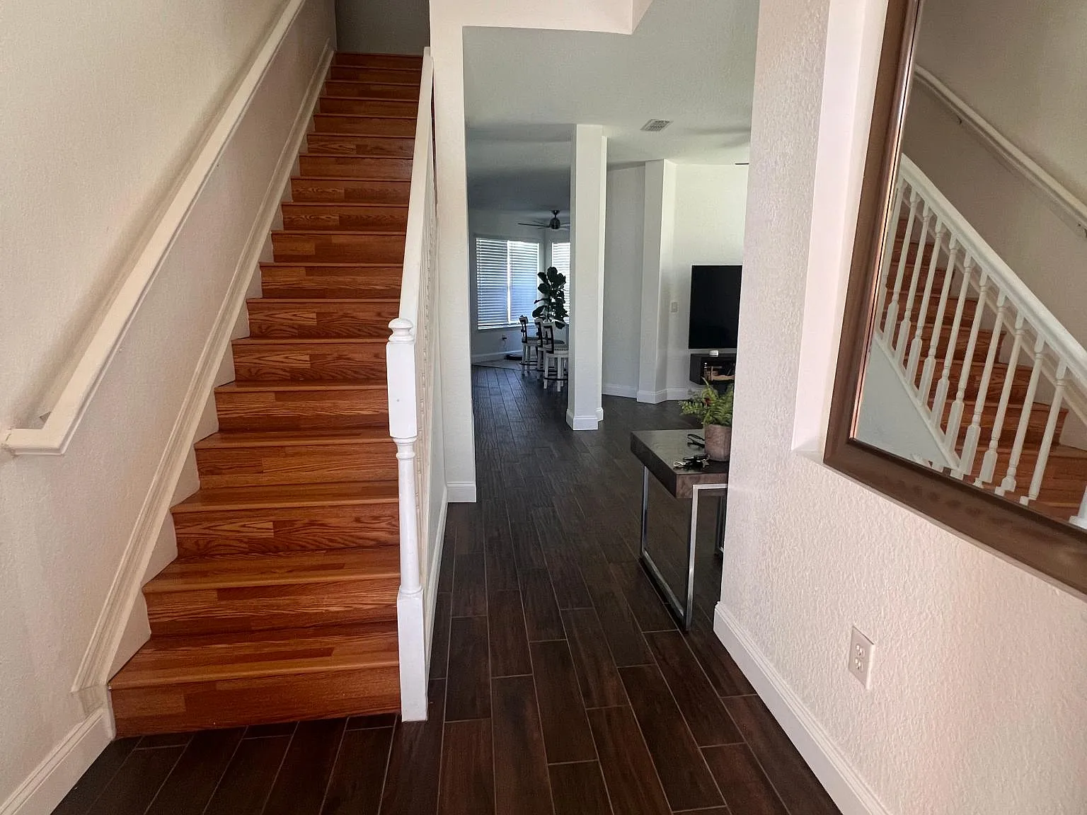 5 bed, 2407 sqft, $3,200 — Photo 2