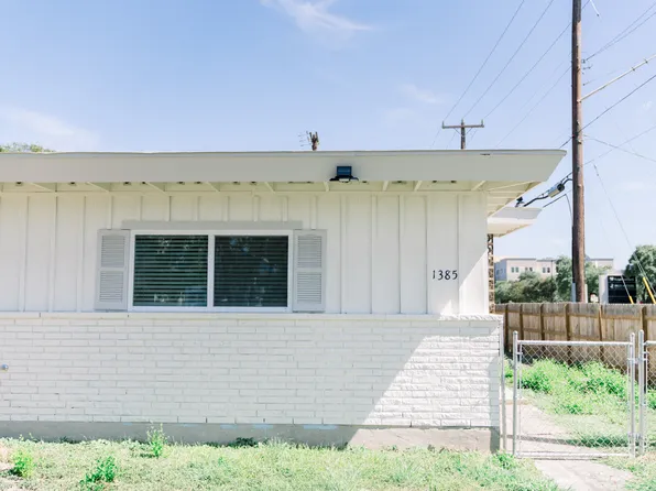 1385 Oblate Dr, San Antonio, TX 78216