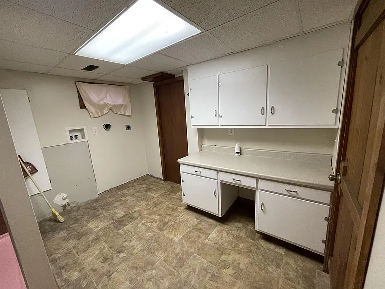 118 Northwestern Ave — Photo 15