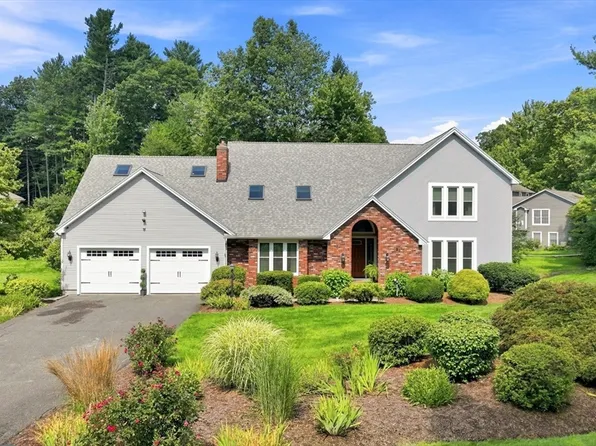 54 Blueberry Rdg, Westfield, MA 01085