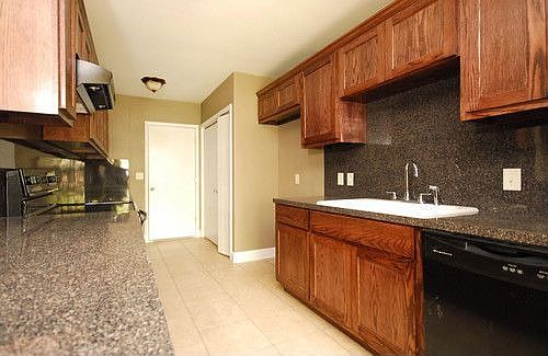 5th image of 2212 Stirrup Dr
