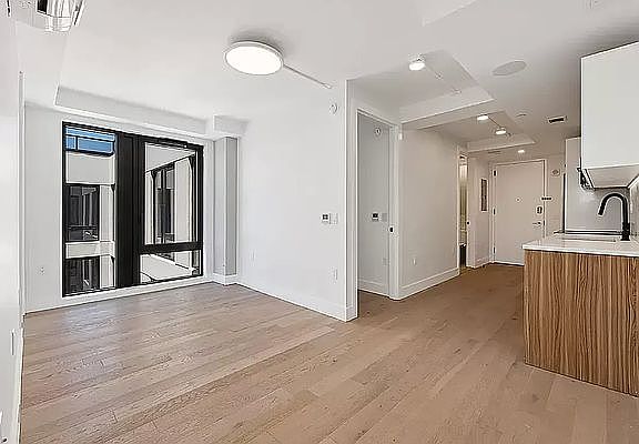 4th image of 60 W 125th St #300
