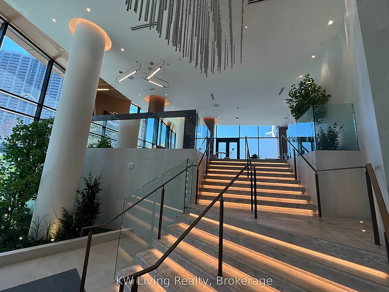 60 Central Park Dr #1807 — Photo 5