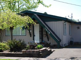 1215 S 4th Ave, Kelso, WA