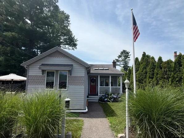 42 Crystal Lake Dr, Carver, MA 02330
