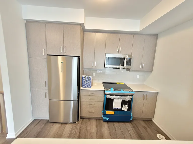 10 Honeycrisp Cres #Townhouse 272 — Photo 16