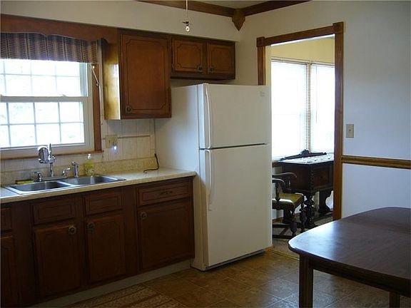 Eat-in kitchen!