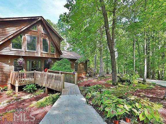 Beautiful Secluded Entrance