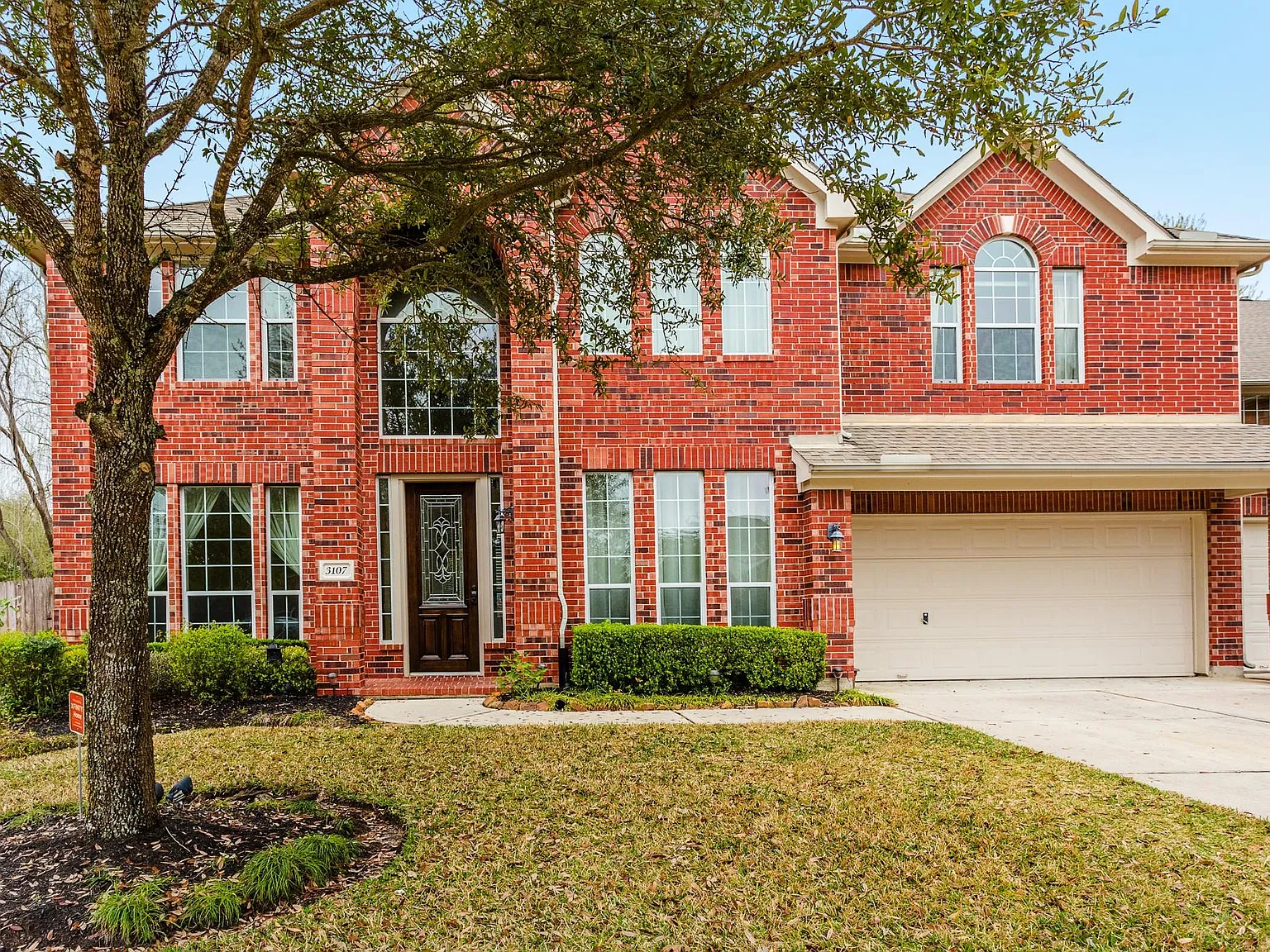 5 bed, 3.5 bath, 3359 sqft, $3,550 — Photo 1