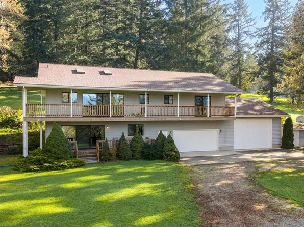 924 Lou Gray Dr, Myrtle Creek, OR 97457