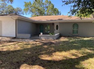 2105 Guinevere St, Arlington, TX 76014