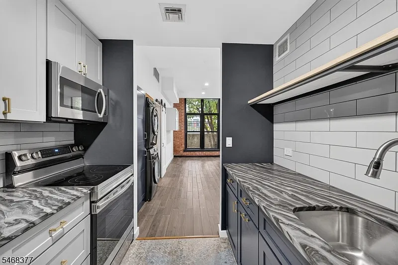 262 Main St — Photo 3