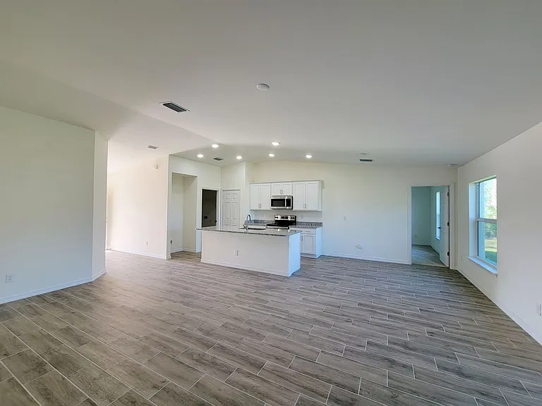3100 NW 20th Ave — Photo 5