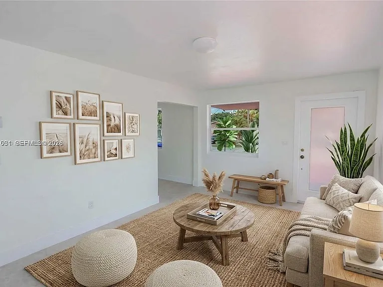 2943 SW 36th Ave #A — Photo 1