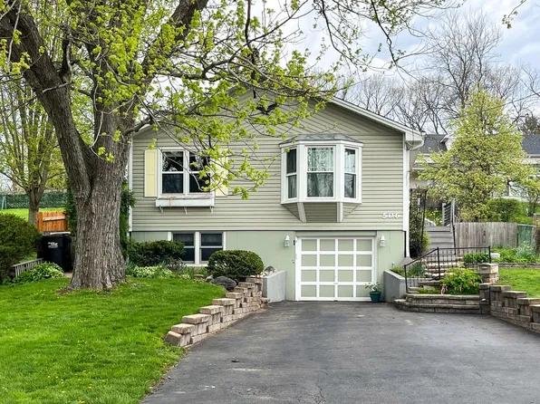506 Park Ct, Fox River Grove, IL 60021