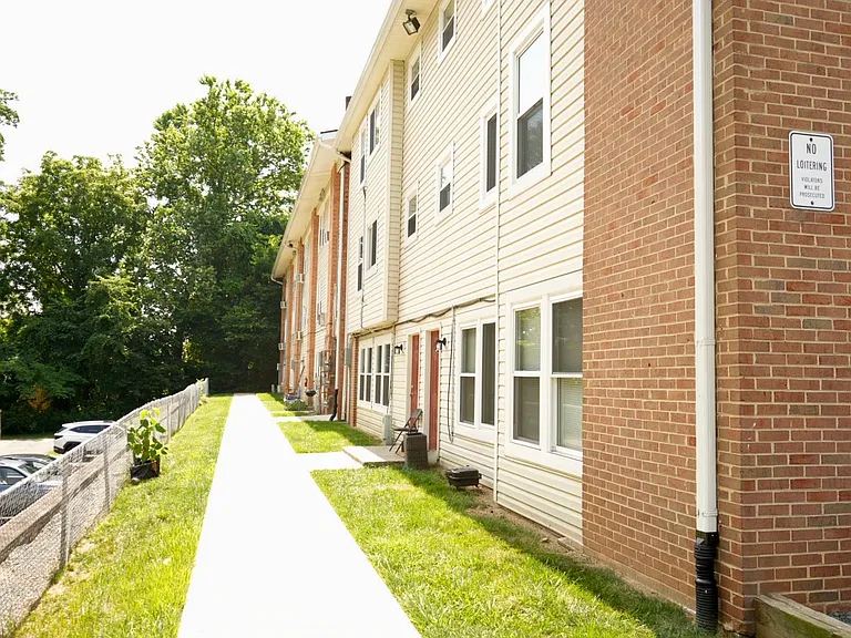 Gardenwood Apartments — Photo 41