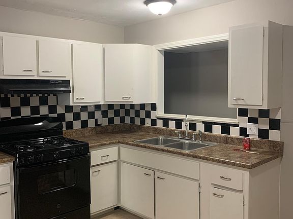 2nd image of 6136 Emerald Ave #1