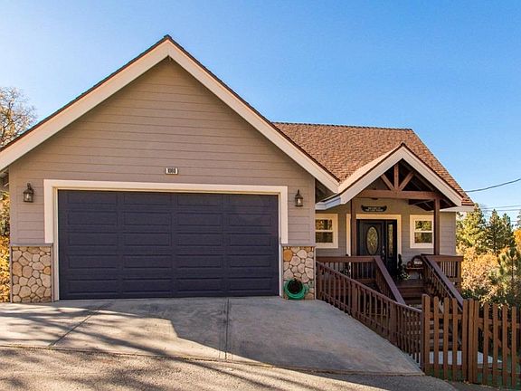 4th image of 1060 Sandalwood Dr